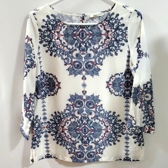 Kenar Tops - Kenar Blue and White Ornate Women's Blouse Size Medium